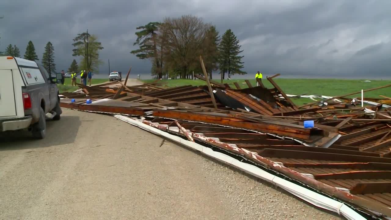 Raw video: Debris from destroyed building blocks Dallas County road