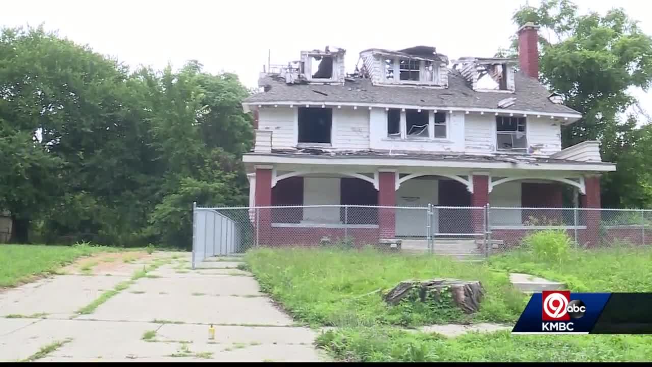 Fire destroys former home of Satchel Paige