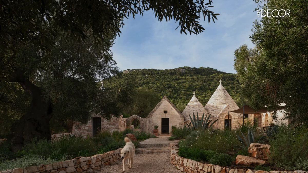 preview for La masseria seicentesca sulle colline di Ostuni incorniciata dalla bellezza naturale della Puglia