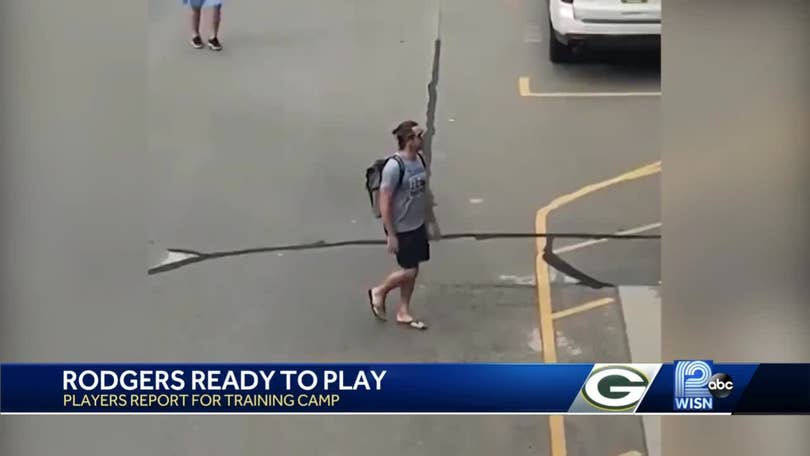 QB Aaron Rodgers arrives at Lambeau Field for training camp