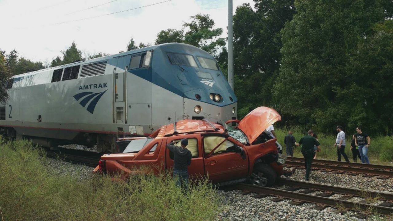 PD Man killed in train crash was crossing tracks for pizza