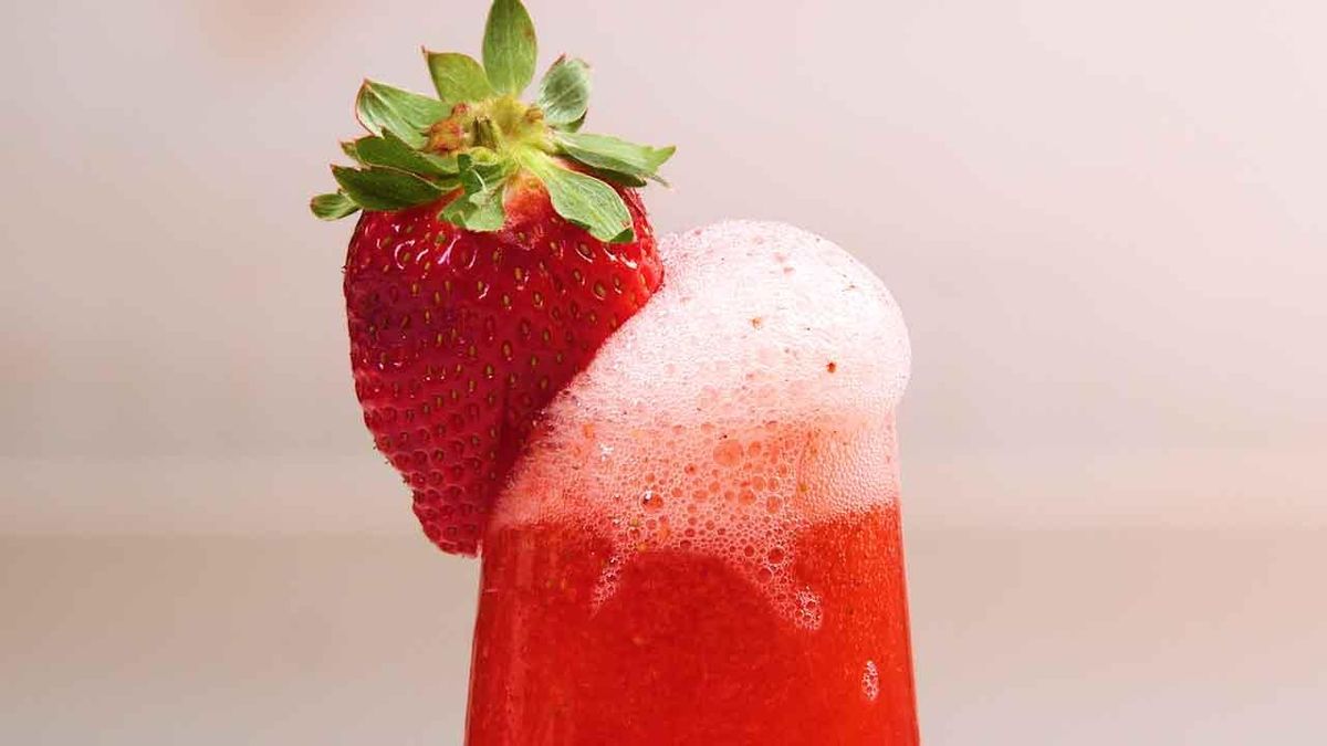 preview for How to Make a Strawberry Bellini