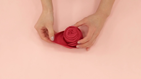 preview for How To Fold a Rose Napkin