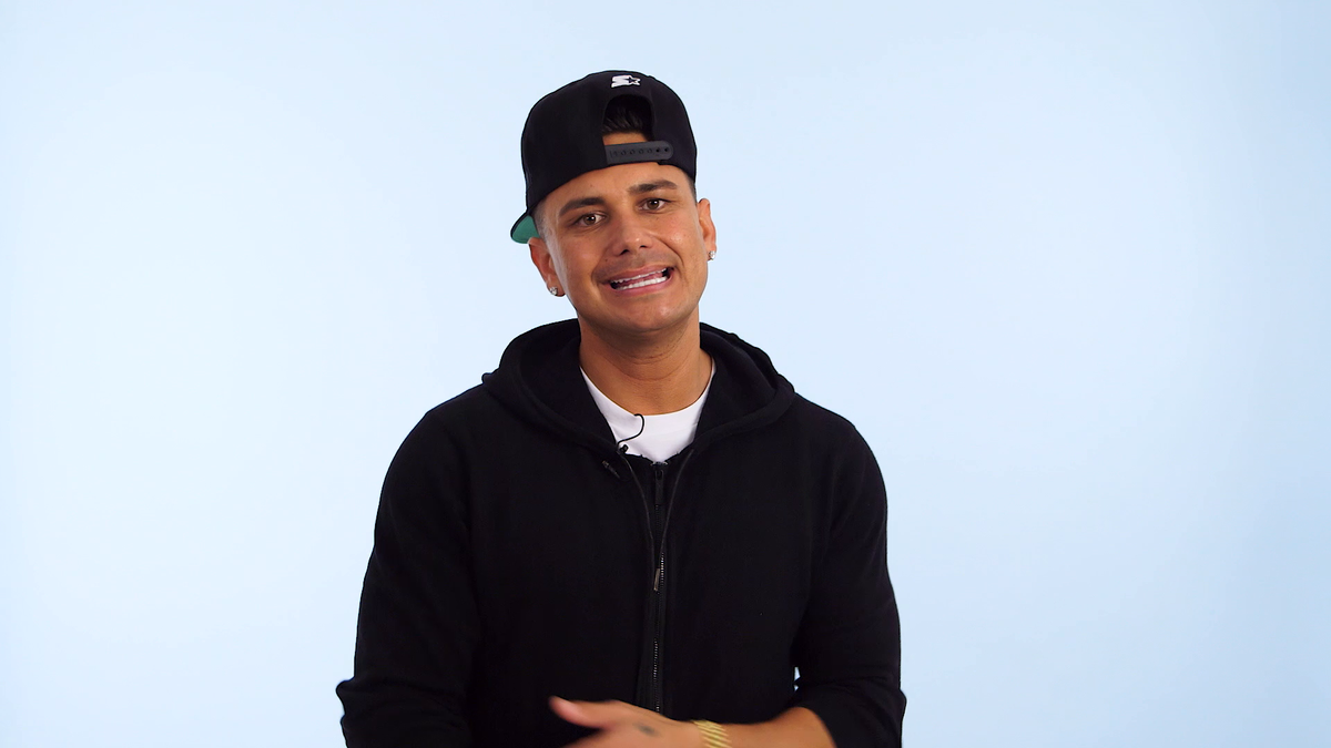 preview for Pauly D Gives Dating Advice