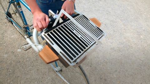 preview for The Knister Grill Lets You Bring the Barbecue Anywhere by Bike