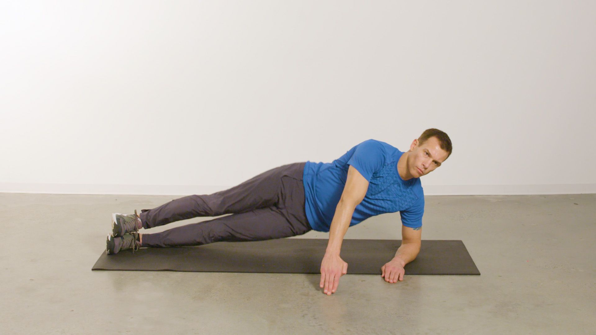Blast Your Abs in 20 Minutes with This Core-Carving Workout