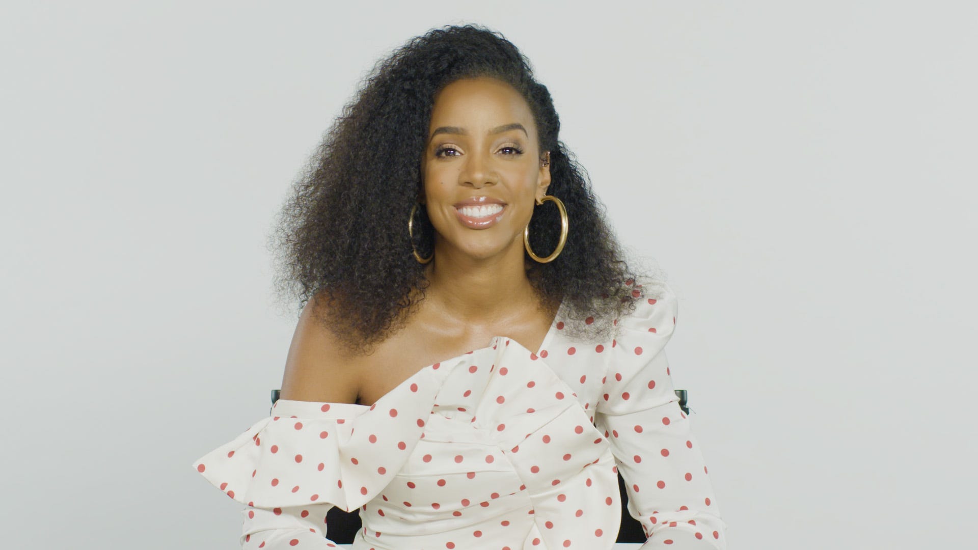 Kelly Rowland Pleads the GIF For OprahMag.com