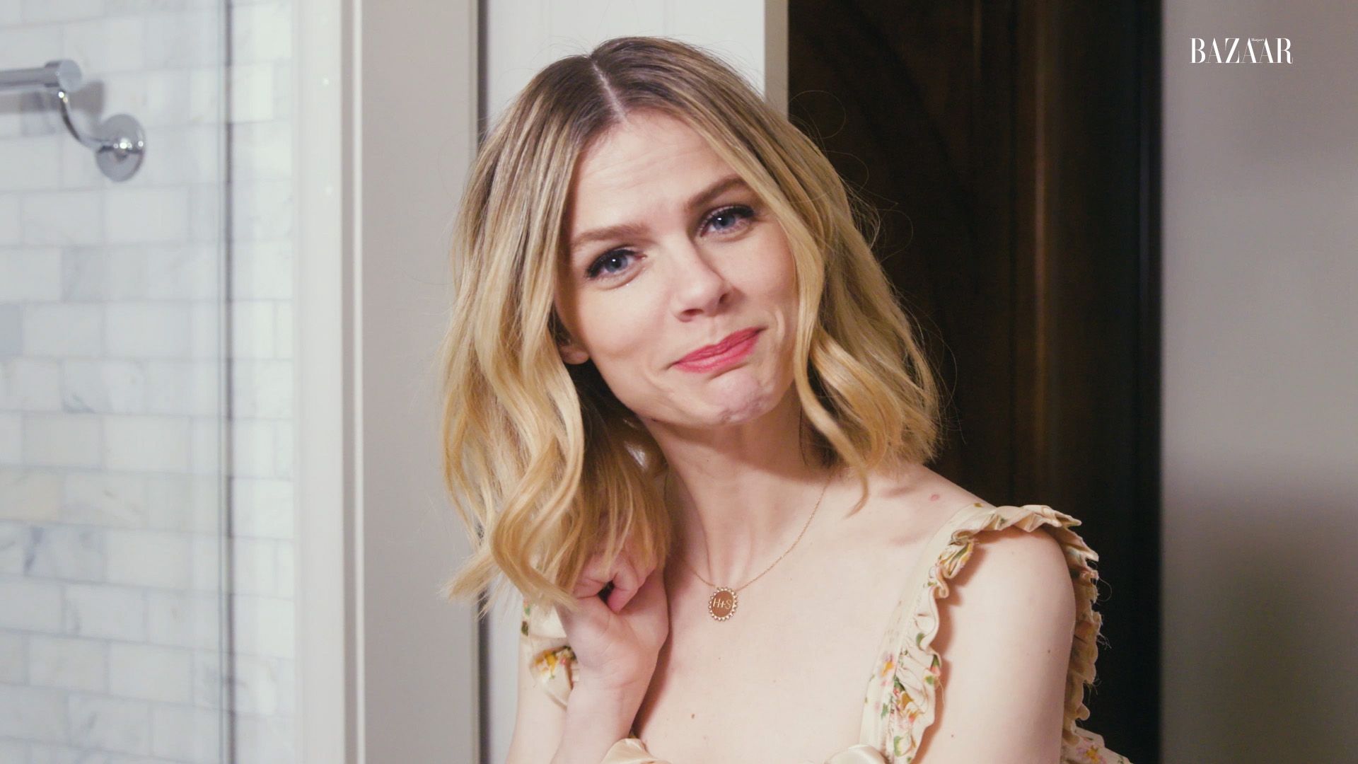 https://hips.hearstapps.com/vidthumb/images/2019-harpersbazaar-gotobedwithme-ep51-brooklyndecker-sm-lm-v3-facebook-patty-1556310260.jpg