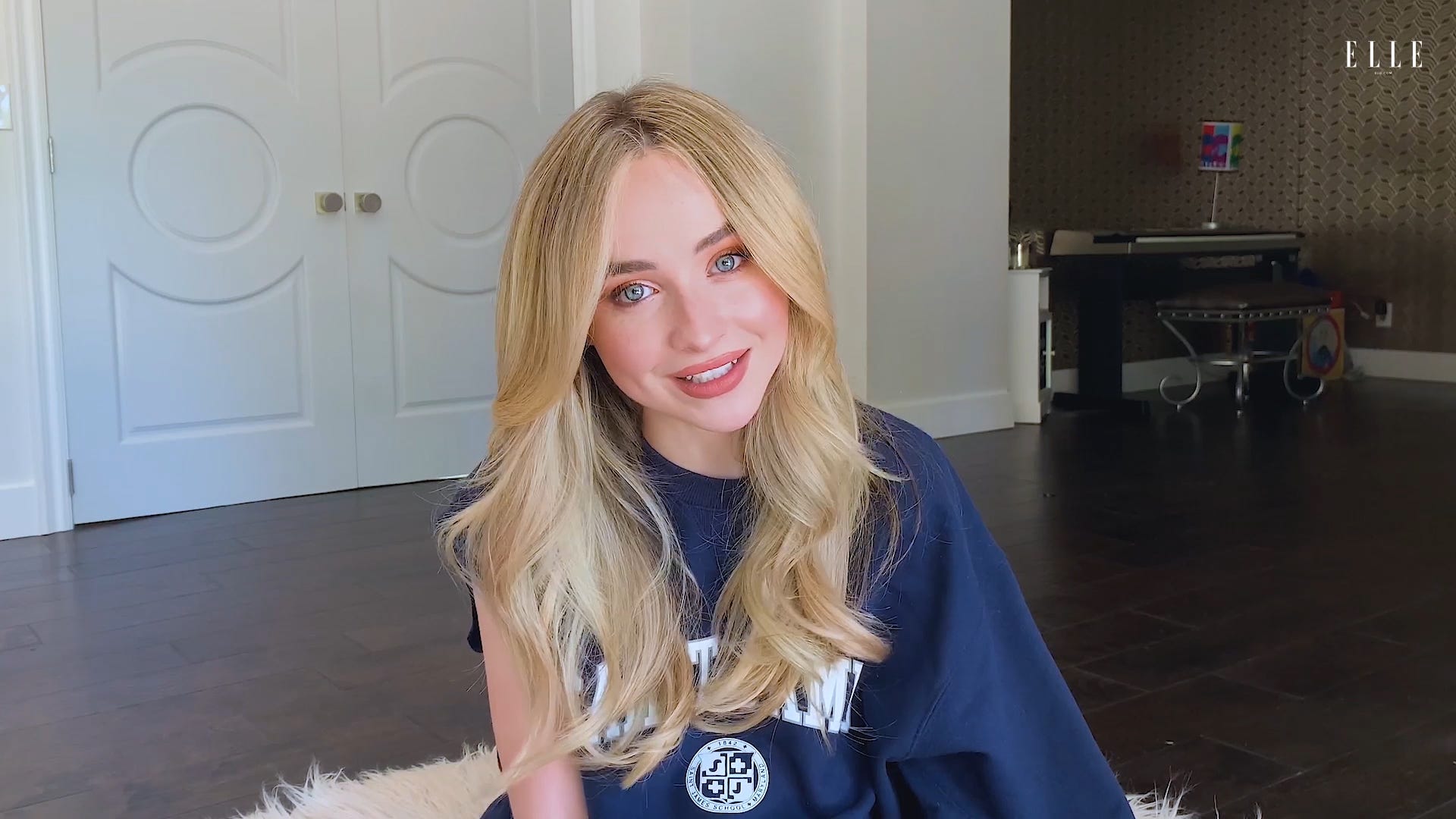 Sabrina Carpenter Sings Taylor Swift, Ariana Grande, & The 1975 in a Game of Song Association