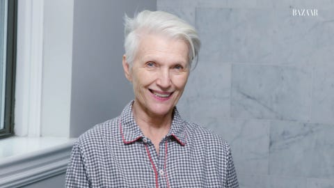 avant-première de la routine de soins de nuit de Maye Musk |  Va au lit avec moi