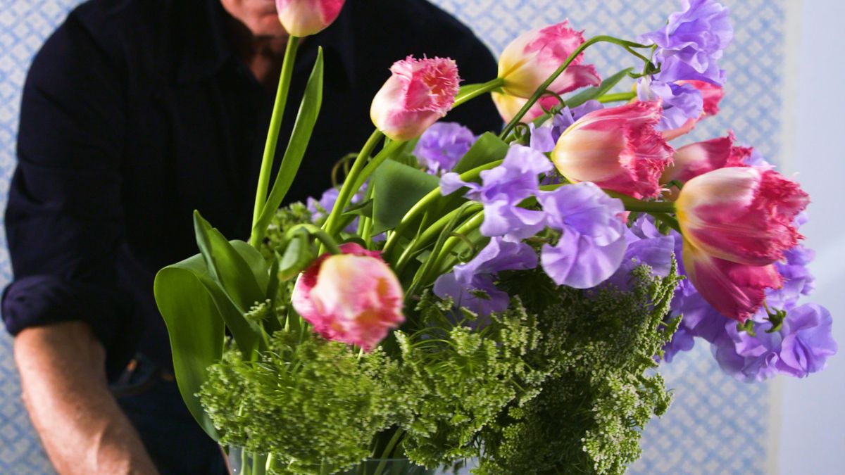 preview for How to Arrange 3 Mother's Day Centerpieces