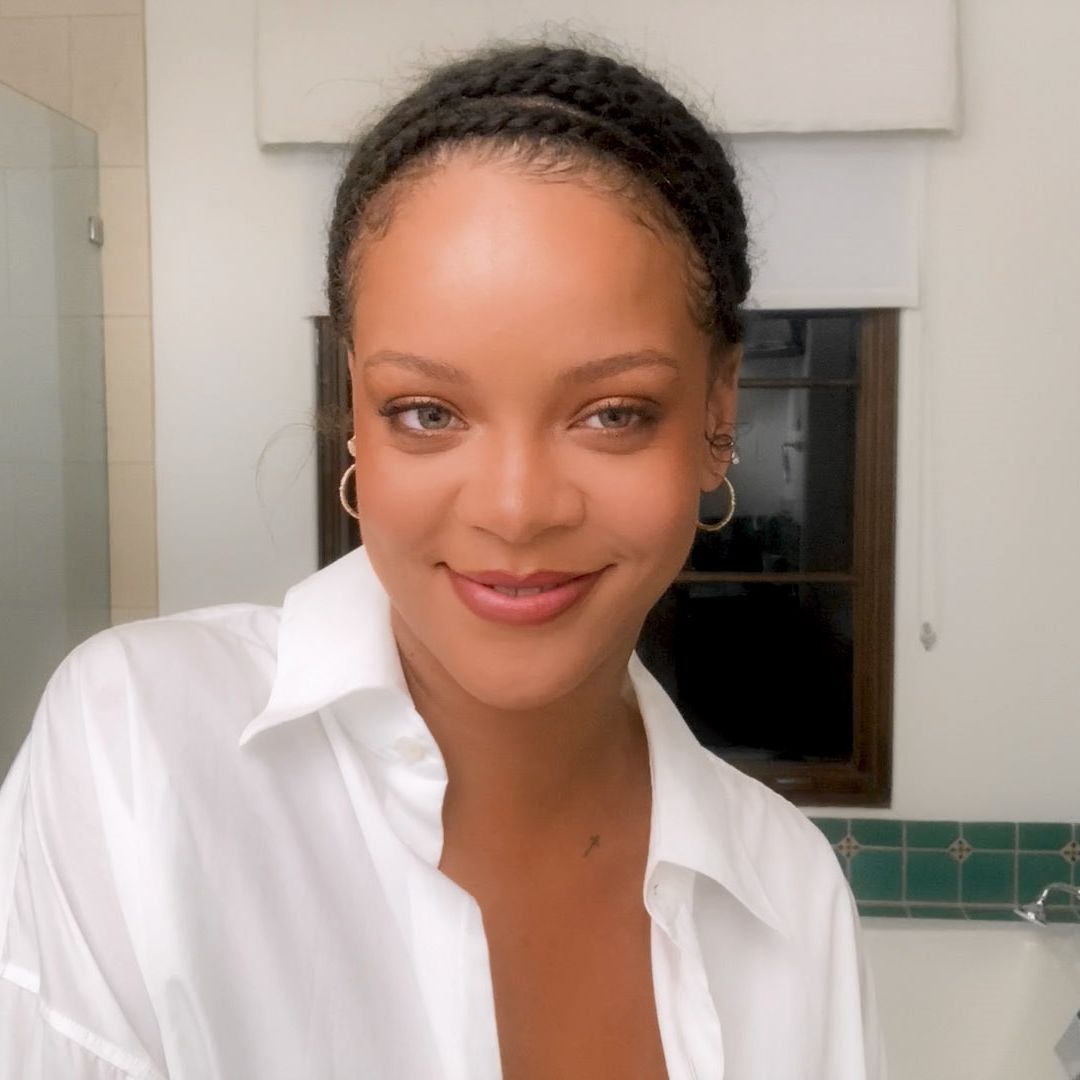 Rihanna's Natural Makeup Tutorial With Skincare Routine — Watch