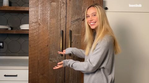 preview for Model Alexis Ren Shares Her Plant-Based Fridge In The Latest Episode Of 'Fridge Tours'