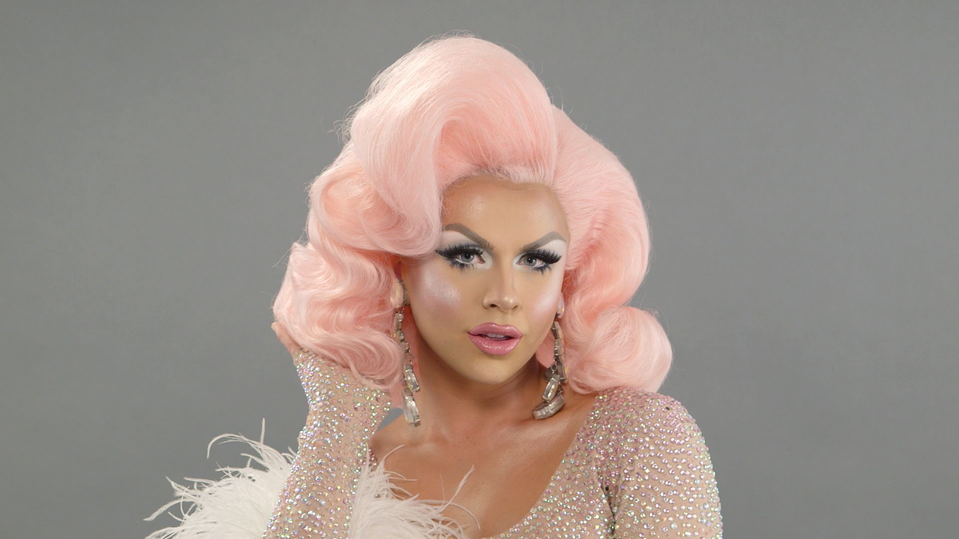 Watch the Best Pink Wig Looks Done by Cosmo Queens