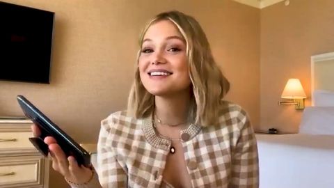 preview for Olivia Holt | 8 Bit Melody Challenge