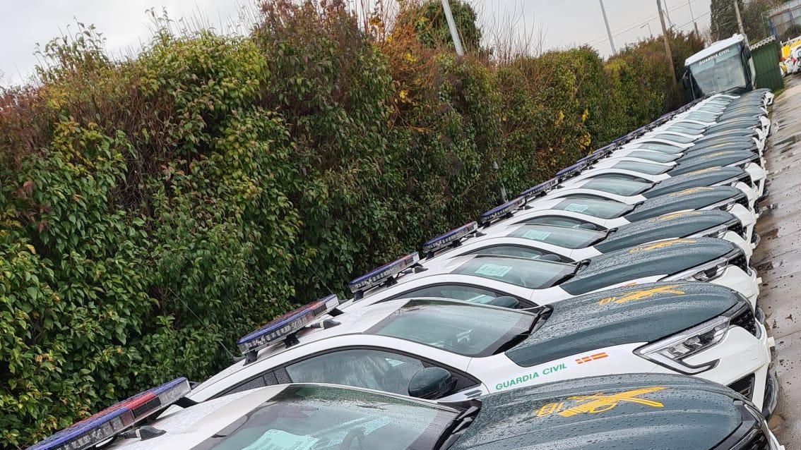 preview for La Guardia Civil recibe más de 300 vehículos... por 12.5 millones de euros