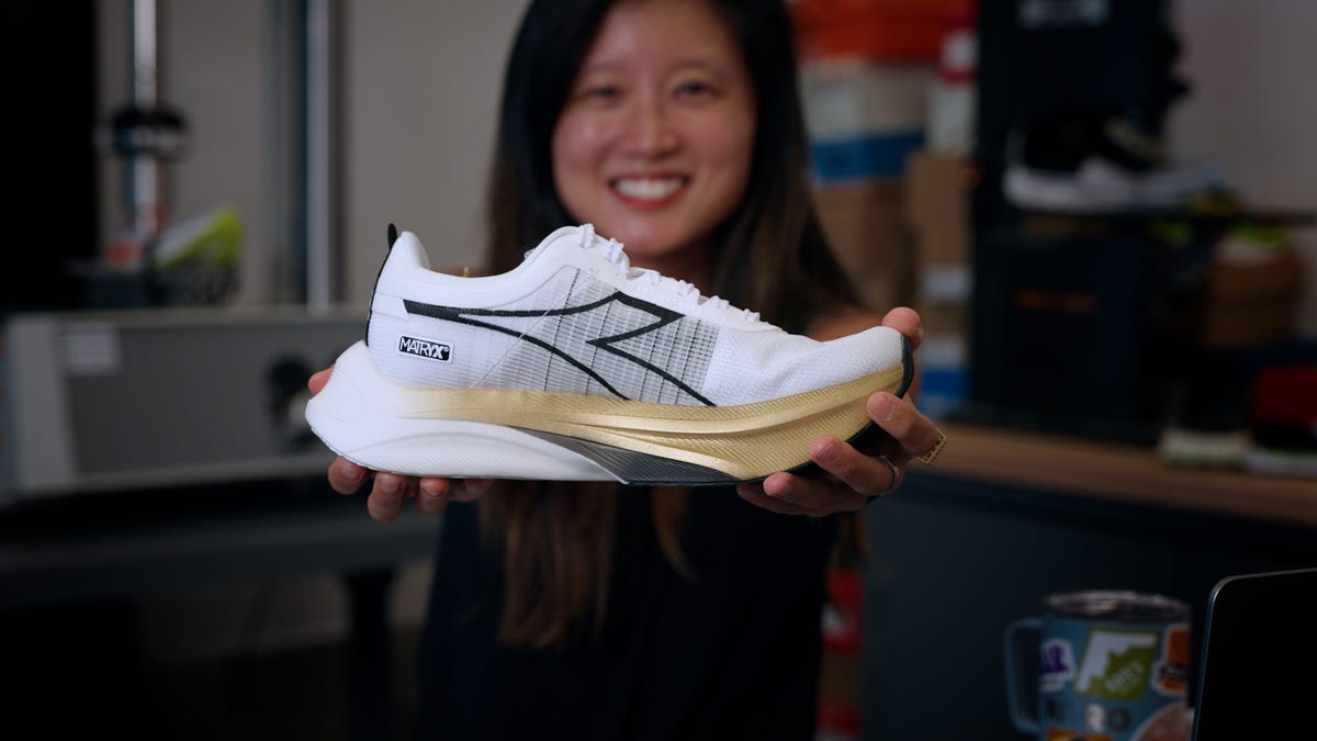 preview for Why You Should Race in the Diadora Gara Carbon | A RW+ Members Take on the Altra Lone Peak 8? | Episode 7