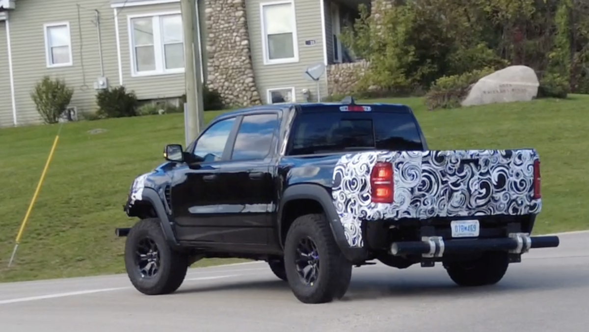 Preview This Ram TRX test mule doesn't appear to have a V-8 engine