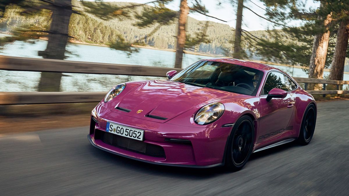 preview for 2024 Porsche 911 S/T Is a Manual 911 GT3 RS in a Touring Body