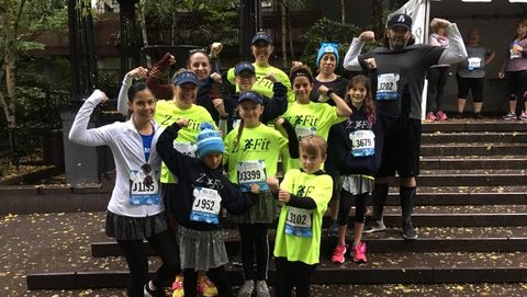 preview for Teacher Runs NYC Marathon with the Ultimate Cheering Section – Her Students