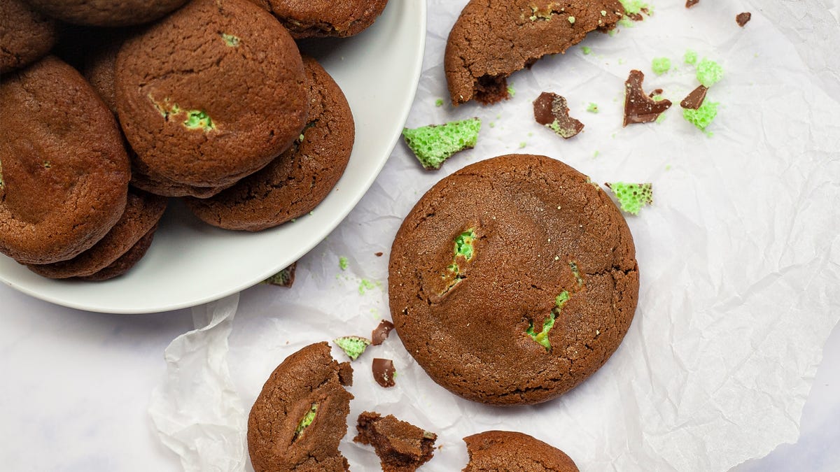 preview for Mint Aero Chocolate Cookies