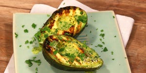 Aguacate a la plancha con vinagreta de cilantro y jalapeño