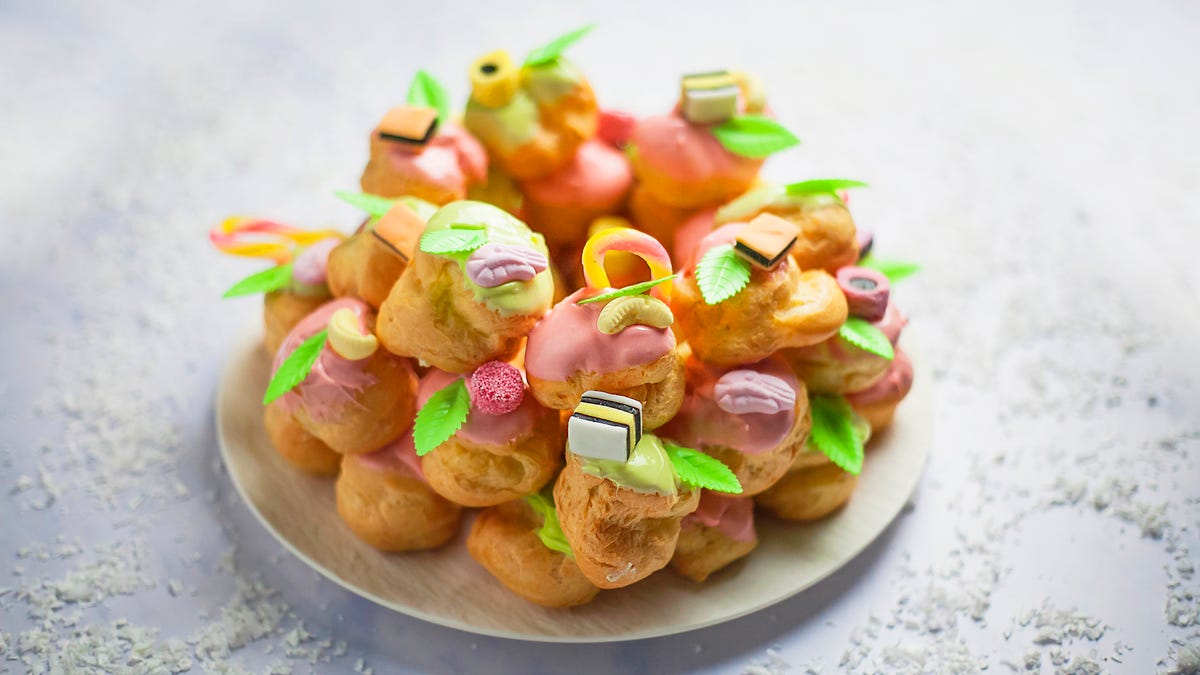 Profiterole Pick ‘N’ Mix Wreath