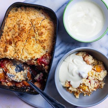 airfryer plum and apple crumble