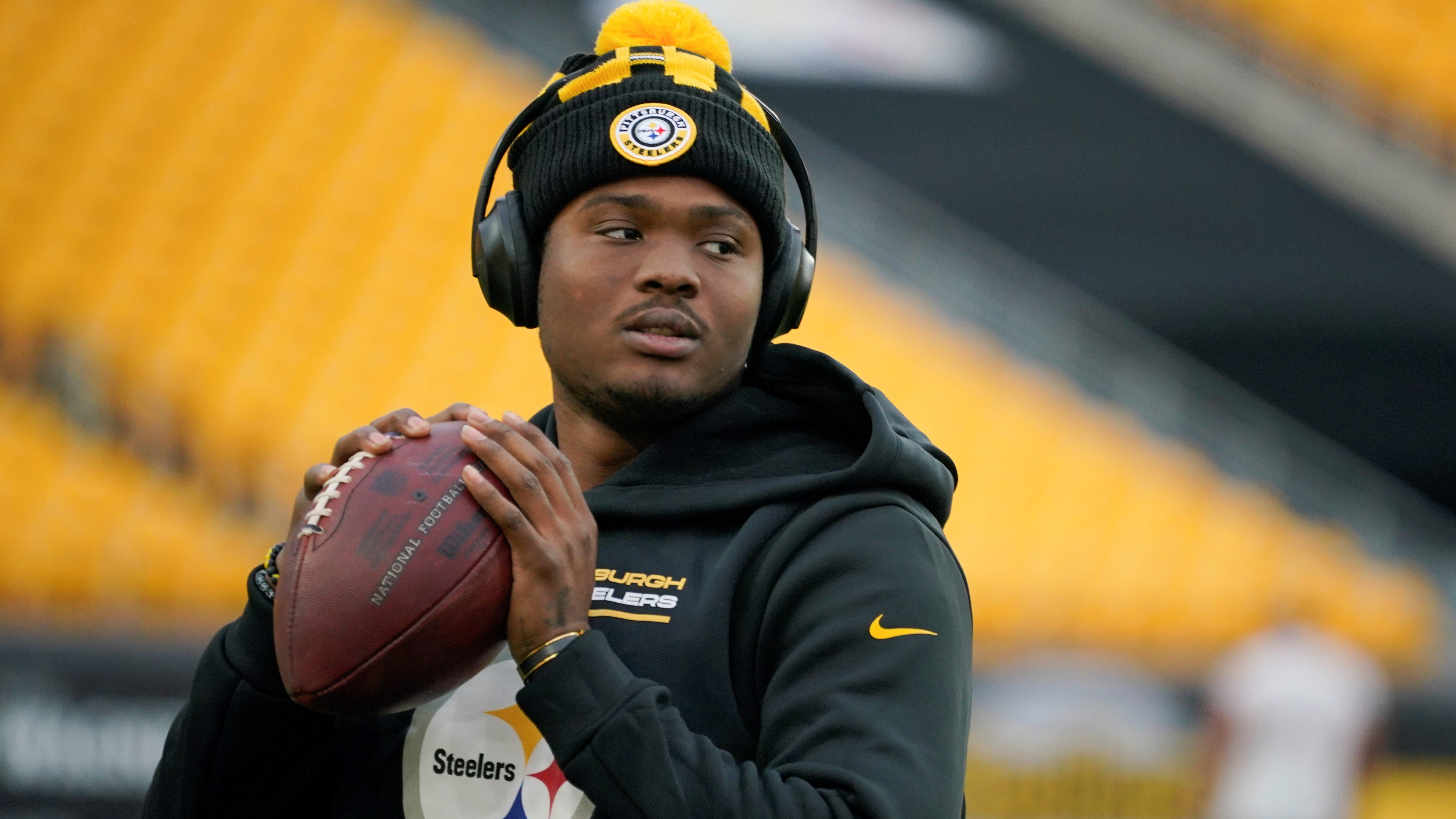 Steelers mourn Dwayne Haskins at celebration of life service