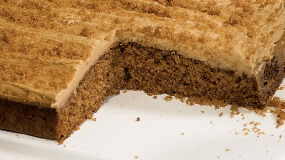 Video player poster image preview for Biscoff Traybake
