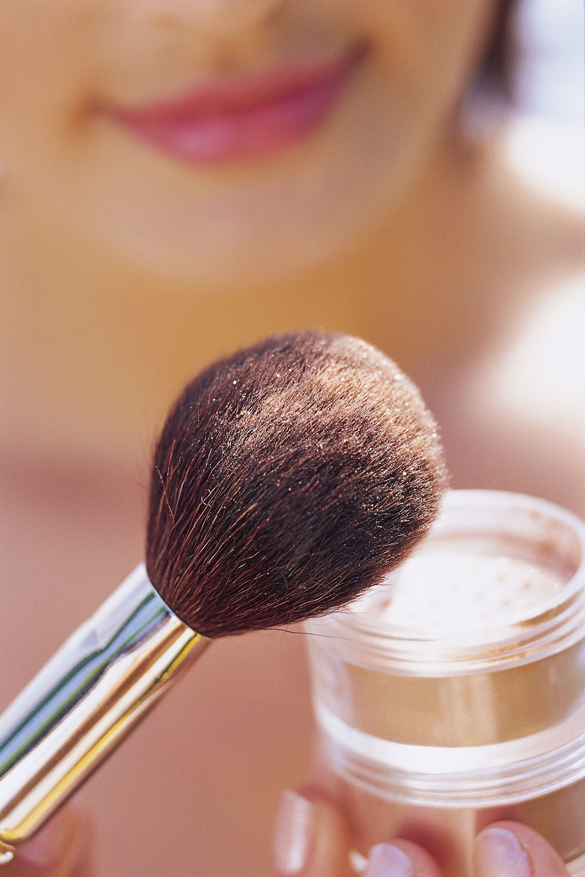 Brochas de maquillaje: cuidados y recomendaciones de uso