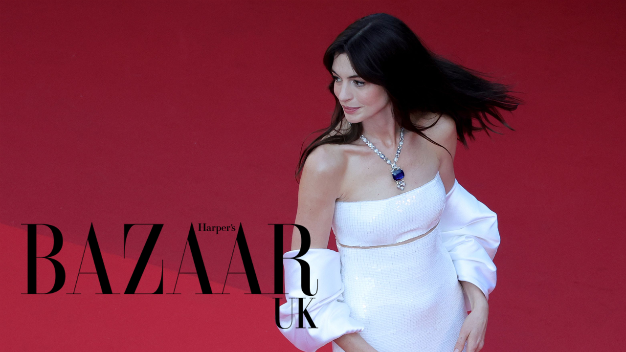 anne-hathaway-is-a-vision-in-sparkling-backless-evening-gown