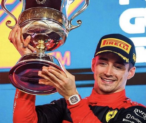 A lo Fast Furious Leclerc intent recuperar su reloj de 300.000 euros con su Ferrari