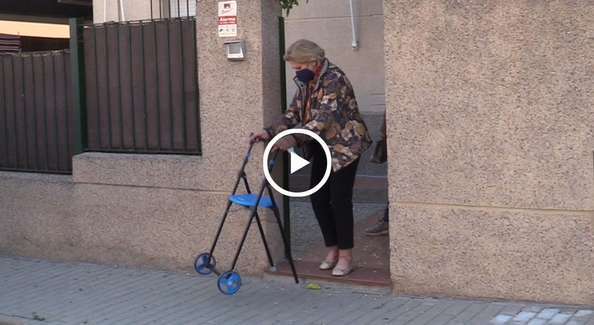carmen bazán, la madre de jesulin de ubrique, ya conoce a su nieta brenda