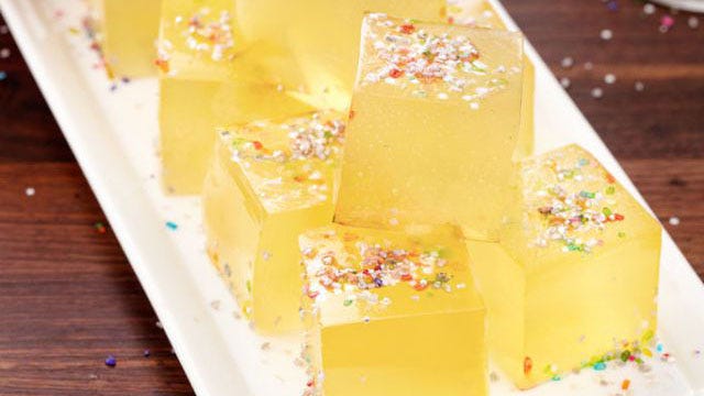 preview for Champagne Jell-O Shots Are The Best Way To Celebrate The Holidays