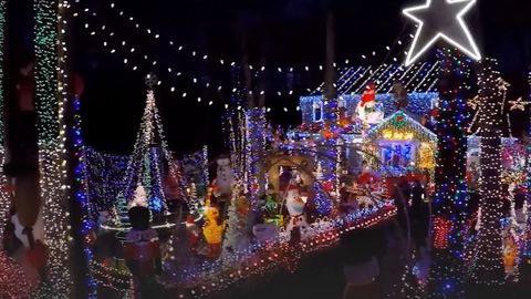 preview for Stop What You’re Doing And Check Out This House's’ Insane Christmas Lights Display!