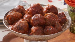 https://hips.hearstapps.com/vidthumb/images/cocktail-meatballs-1632770444-657cbc48b5e73.jpeg?crop=1.00xw%3A0.566xh%3B0%2C0.105xh&resize=240%3A*