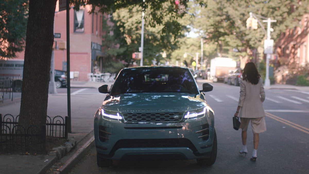 preview for Comme Si | Harper's BAZAAR + Range Rover Evoque