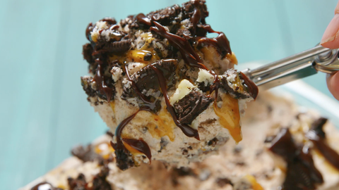preview for Cookies 'N' Cream No-Churn Ice Cream Is Impossible To Stop Eating