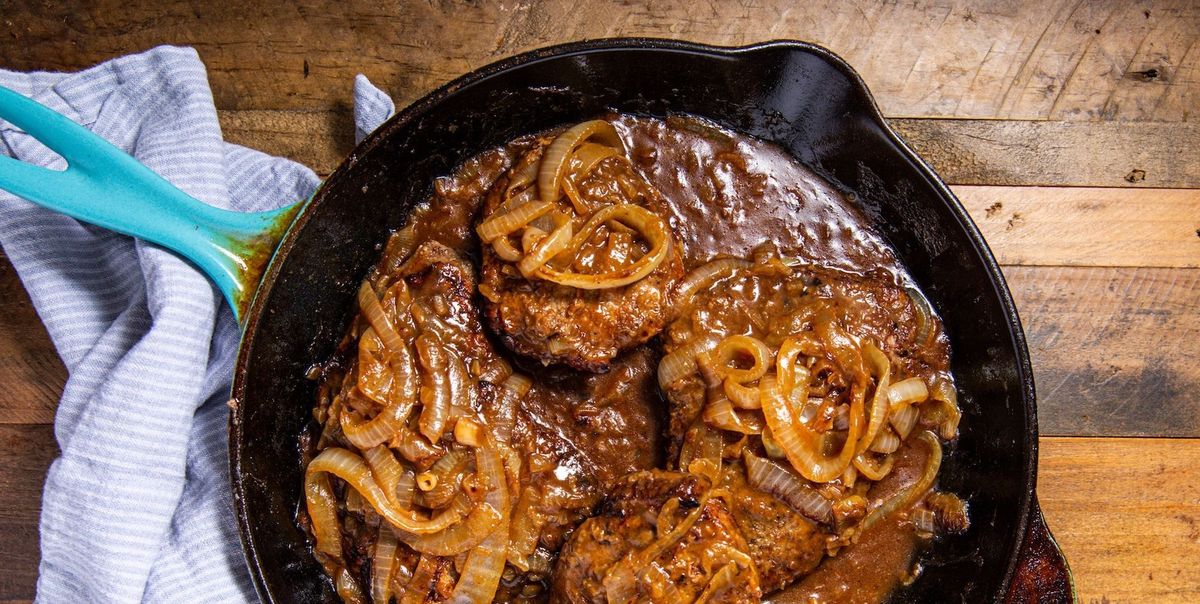 This Easy Smothered Cube Steak Is Weeknight Dinner Gold