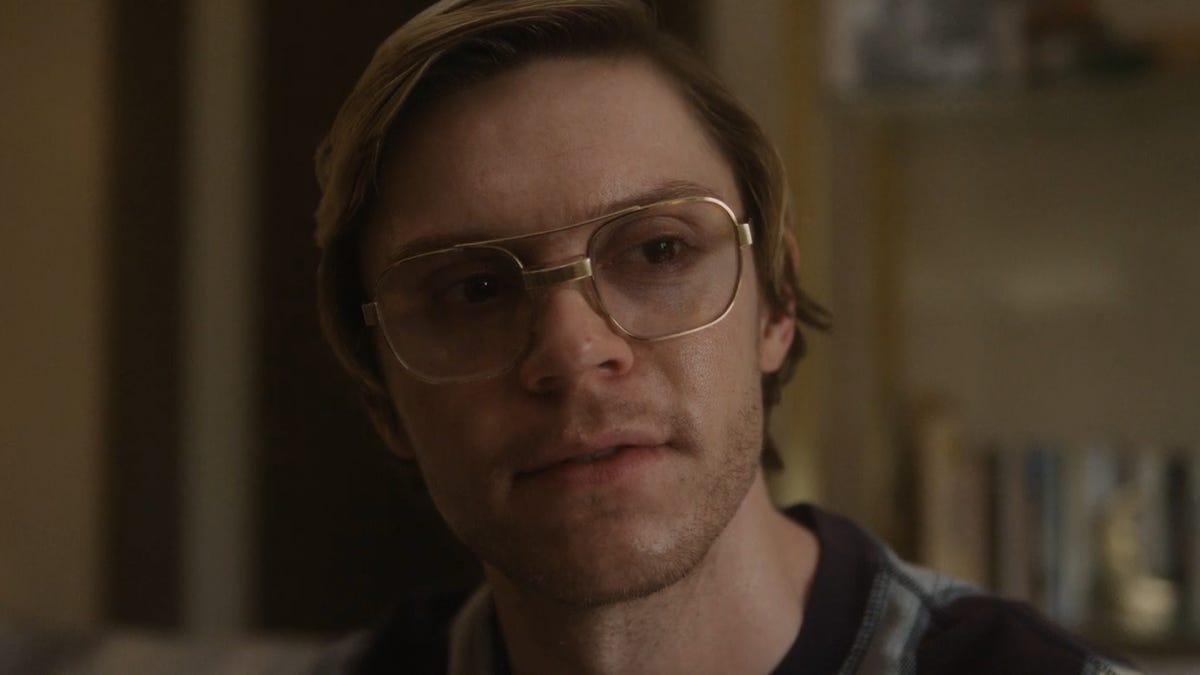 Jeffrey Dahmer Is Played by Evan Peters Play In Terrifying Monster