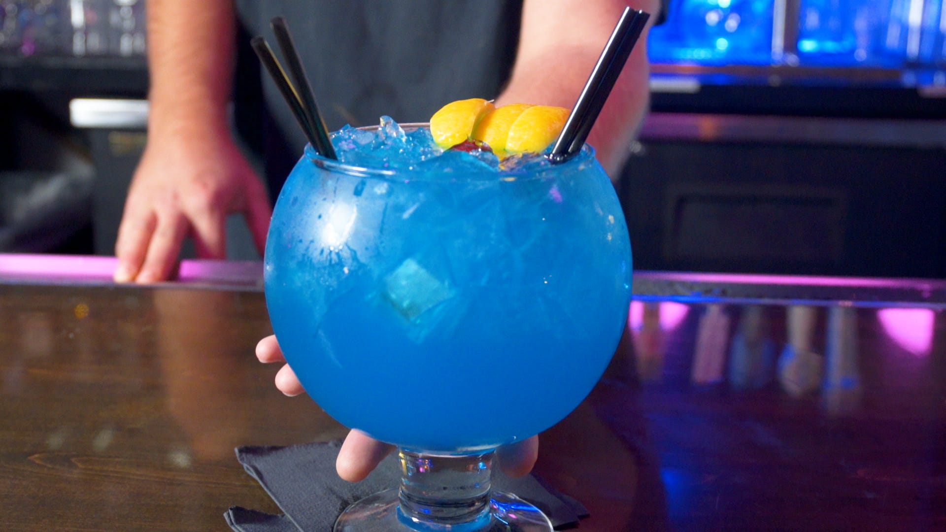 This Bar And Restaurant Will Take You Back To The ’80s And ’90s