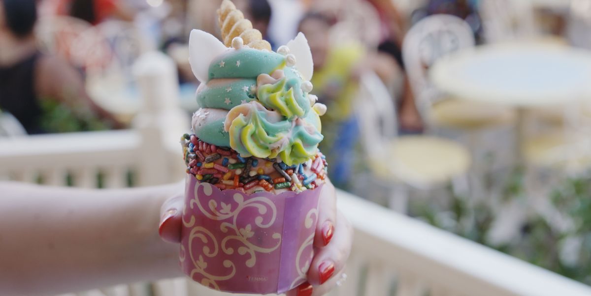 The Best Foods To Try At Disneyland - Disneyland Desserts and Treats