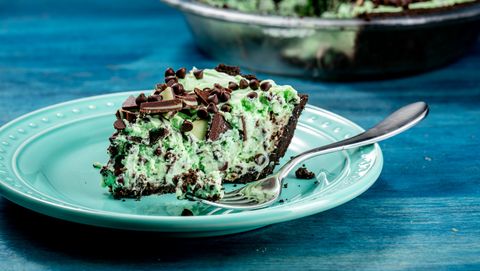 preview for Mint Chip Lovers Will Freak Out Over This Andes Mint Pie