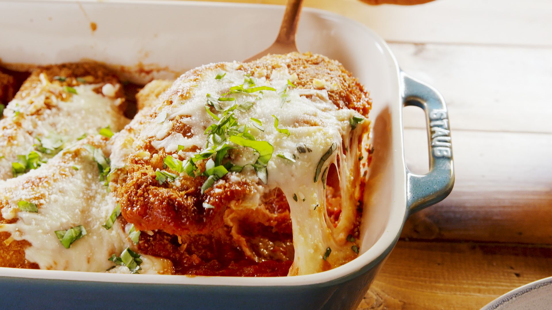 An easy recipe for chicken parmesan! 