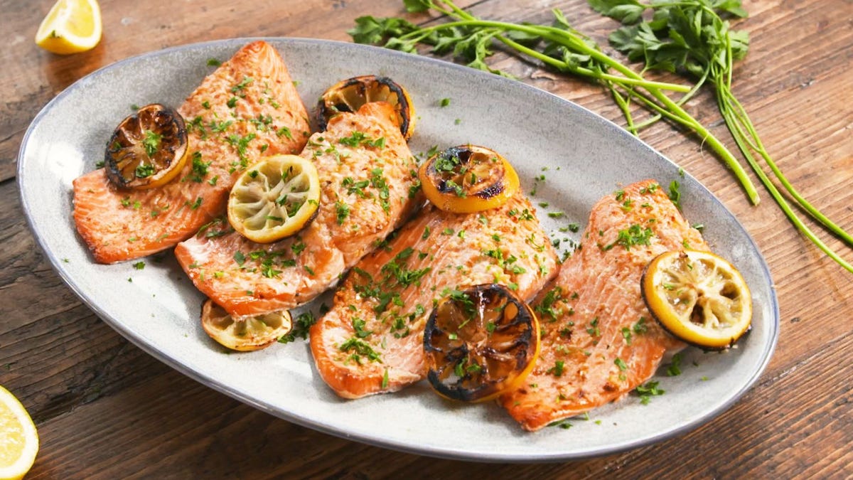 salmón a la plancha, ideal para hacer la dieta perricone