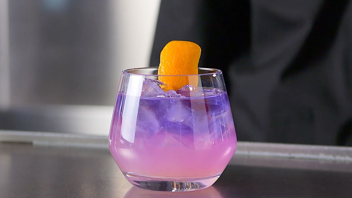 preview for Yard House Has Been Hiding An Amazing Cocktail Menu—Including These Color-Changing Magic Margaritas