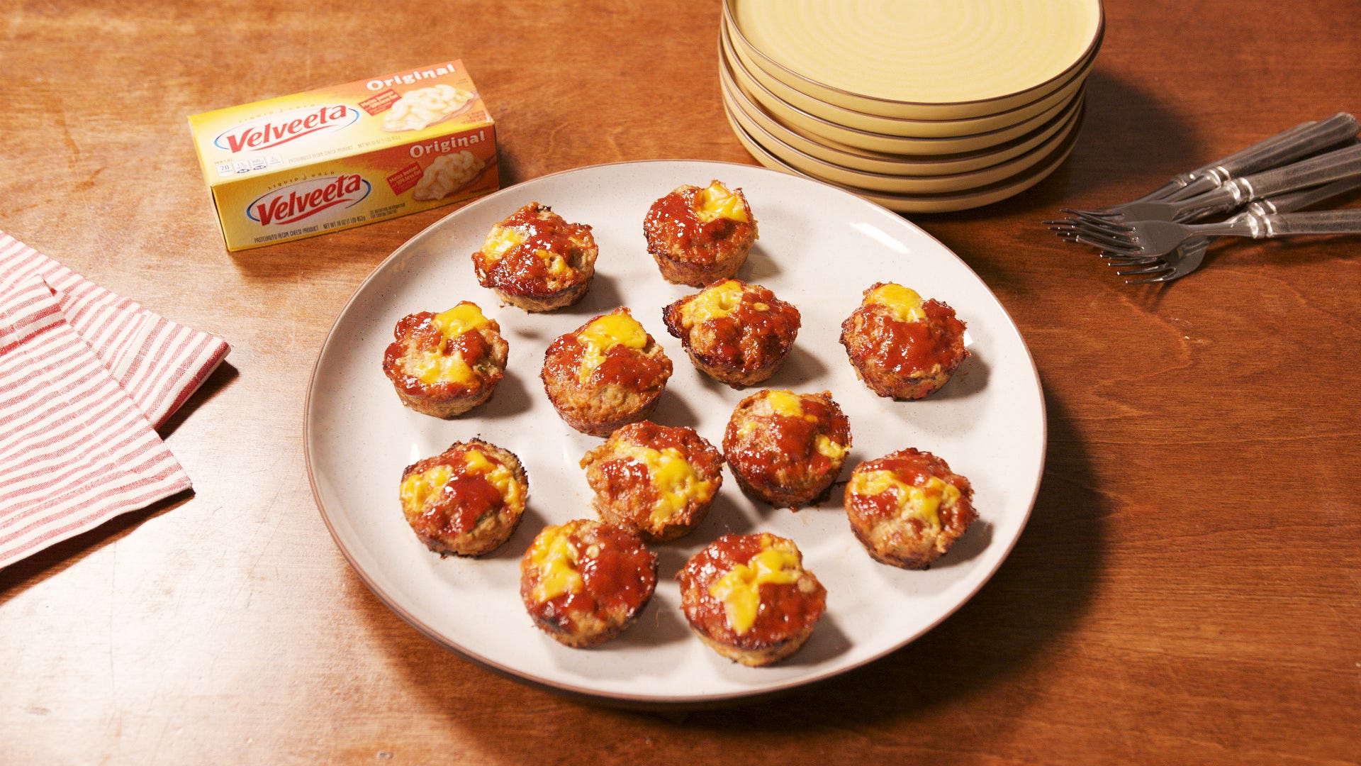 These Cheesy BBQ Meatloaf Cups Are Basically Perfection