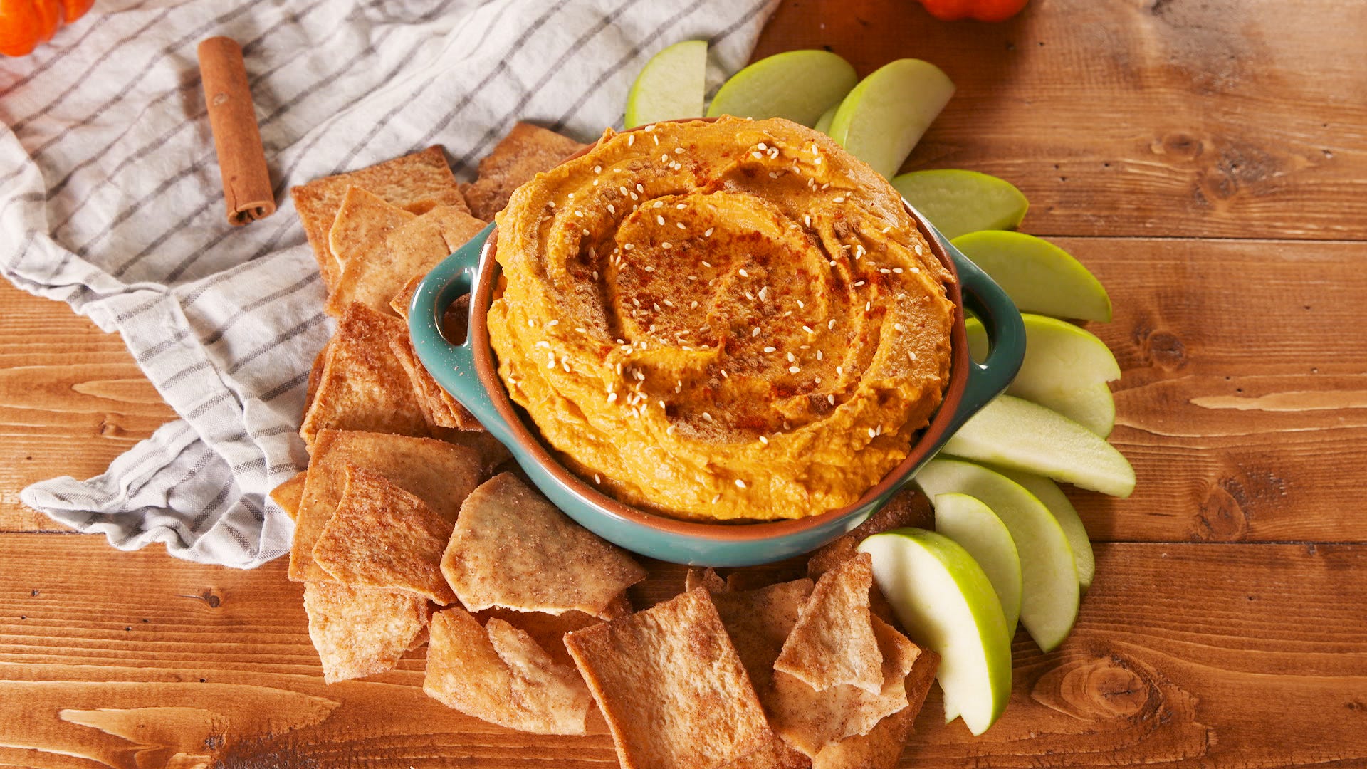 Pumpkin Hummus Is The Fall Snack We've Been Waiting For