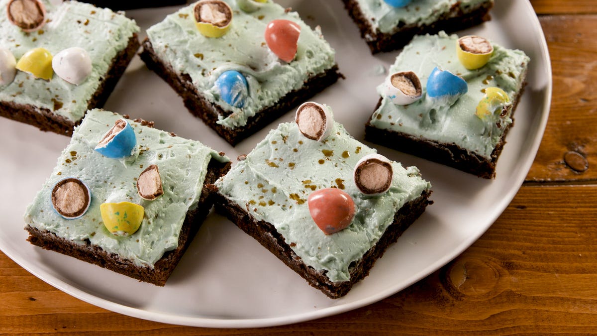 preview for The Frosting For These Brownies Taste Just Like A Robin Egg